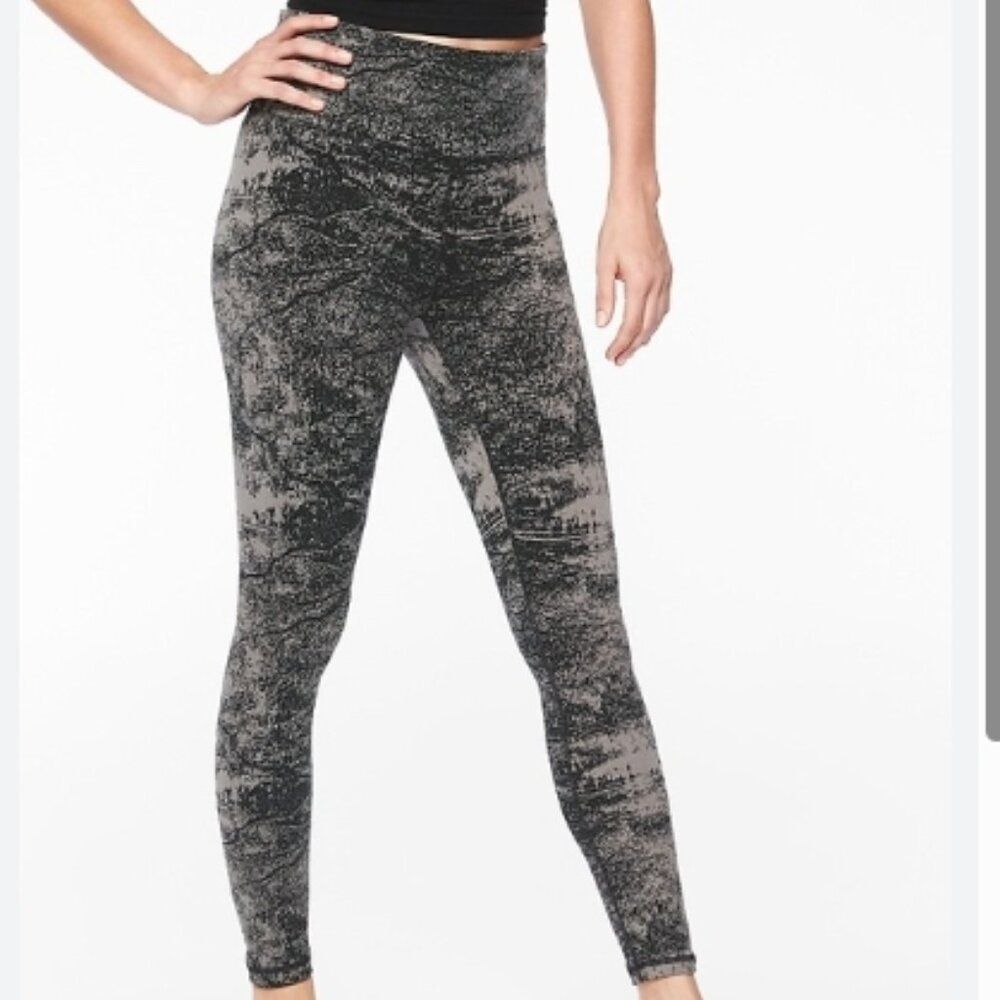 Like New! Athleta Elation Glades 7/8 Tight High Rise Yoga Leggings in Size XL